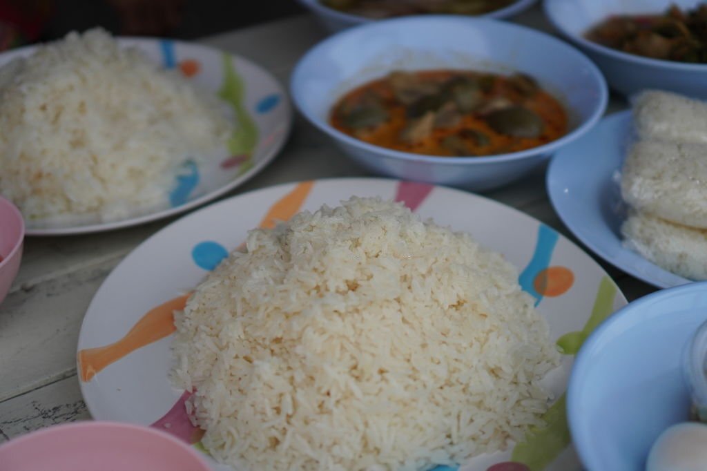 WHAT TO EAT WITH STICKY RICE